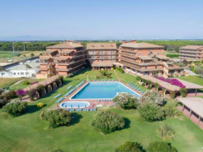 Отель Resort Marina di Castello Golf & Spa  Кастел Волтурно